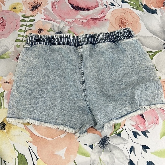 No Boundaries Denim Shorts - Junior’s Size Medium - Picture 2 of 3